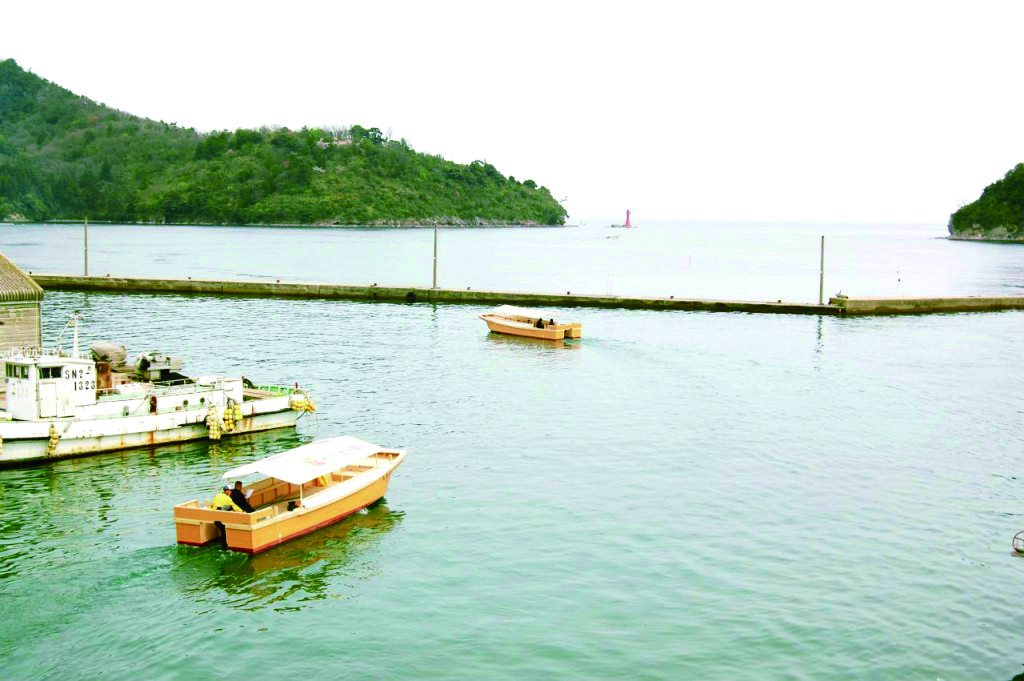 県内2位の大きさを誇る西郷漁港の写真