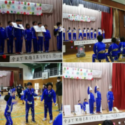 ステージの上で小道具を使い出し物をしている複数の写真