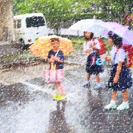 傘をさした女子児童たちがにいなさんと一緒に歩いている写真