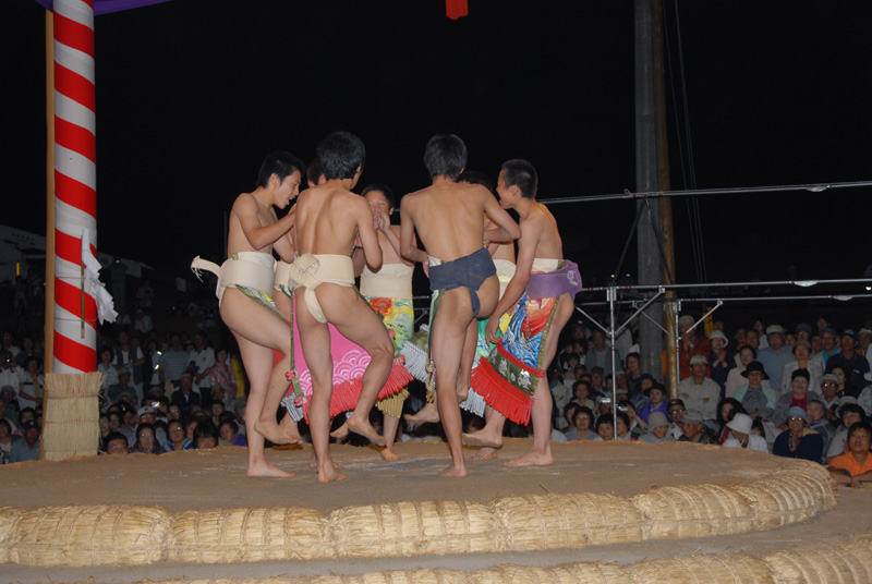 相撲踊り(1)の写真