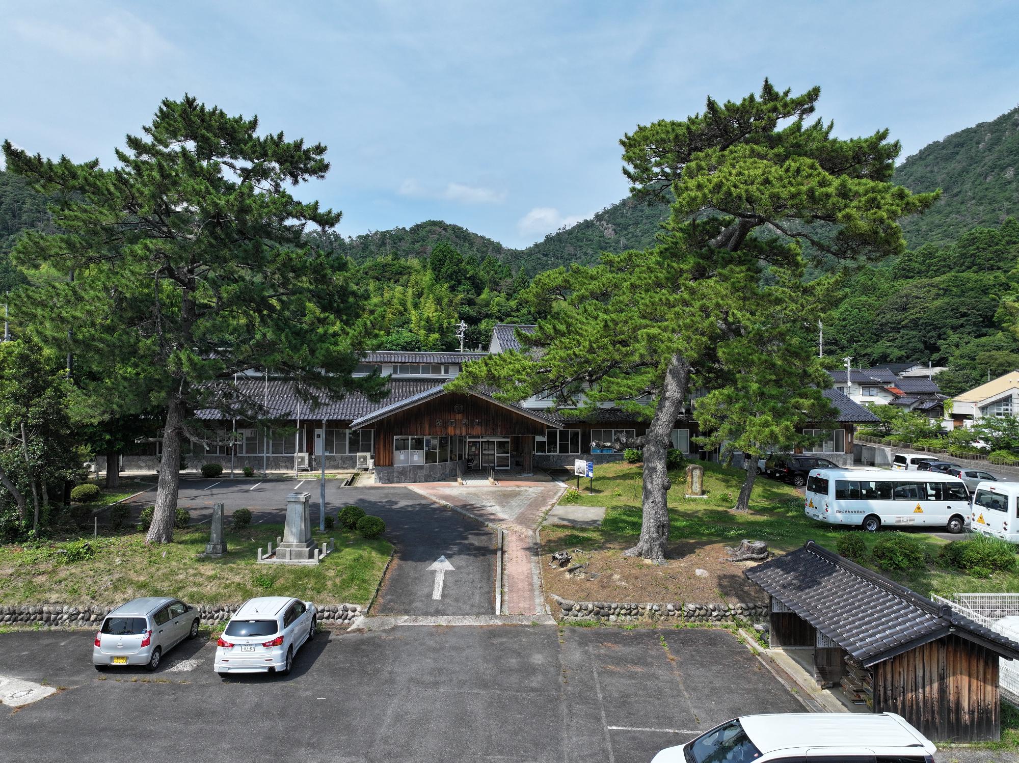 隠岐の島町役場都万支所(1)