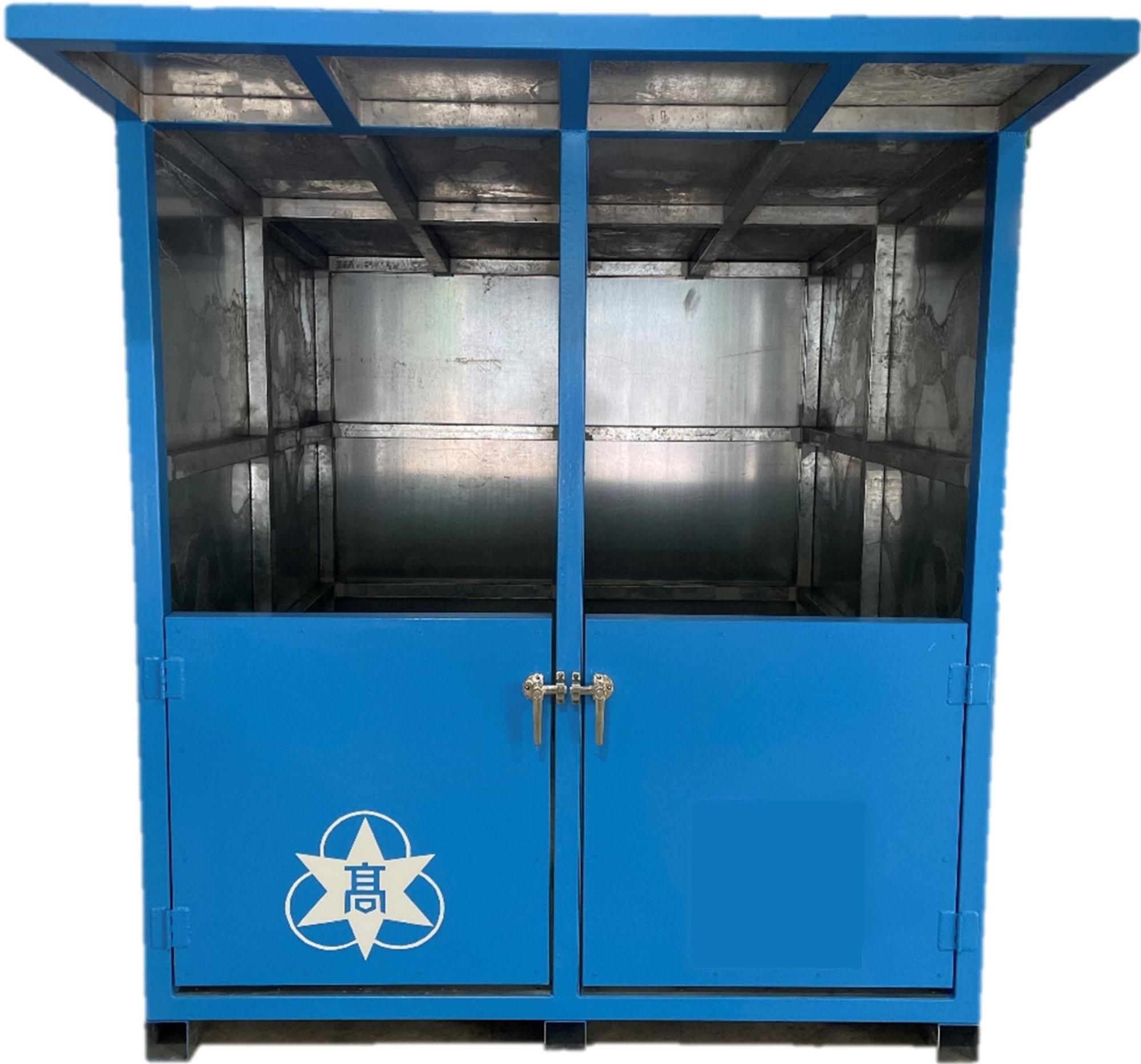 島根県立隠岐水産高等学校の校章がプリントされた青い段ボール回収リサイクルボックスを正面から撮影した写真