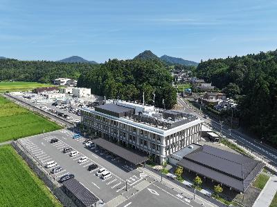 勤務先となる隠岐の島町役場庁舎