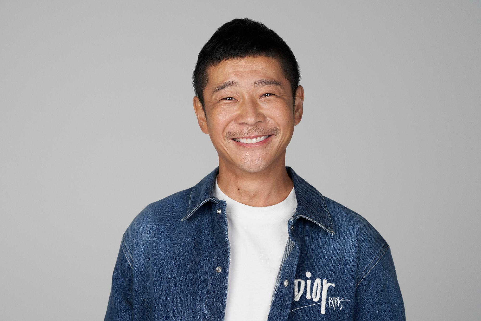 笑顔の前澤友作氏の写真