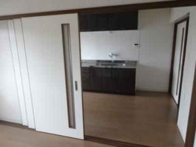 八田集合住宅のダイニングキッチンの様子