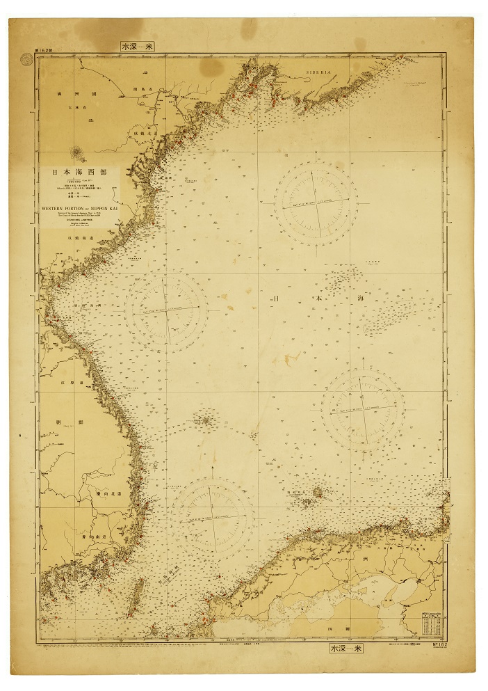 地図が書かれた古い紙の写真