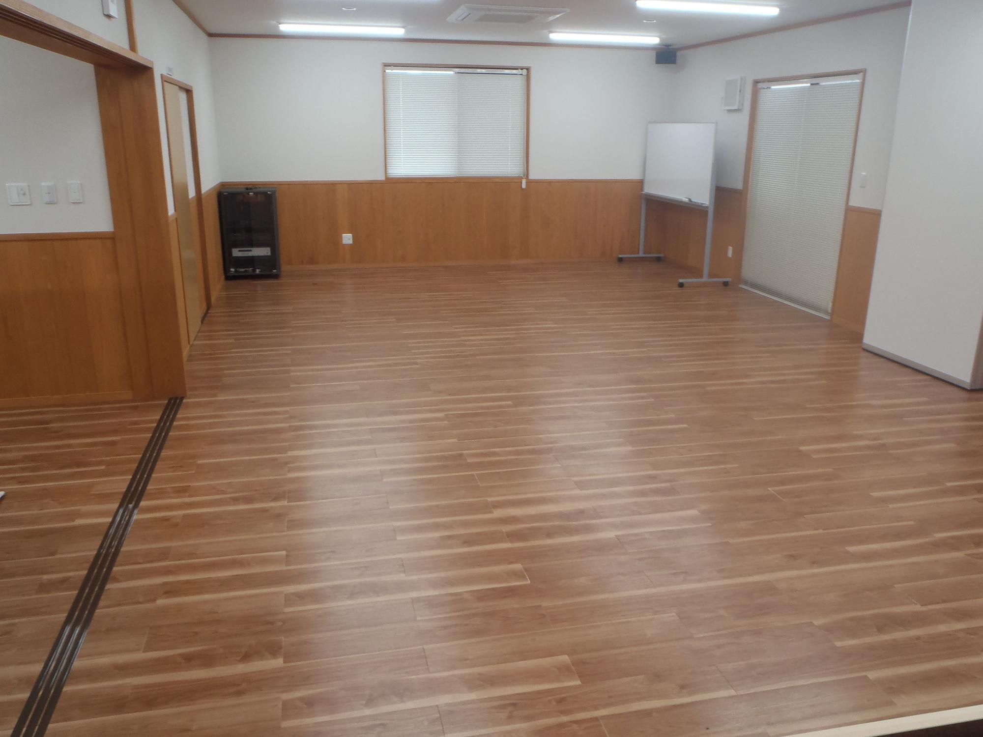 竹島資料収集施設内にある調査研修室の室内の写真