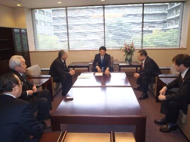 松山外務副大臣