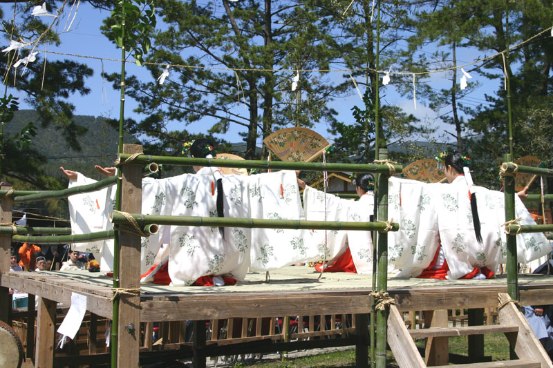 Mizuwakasu Shrine Sairei Furyu Festival (3)