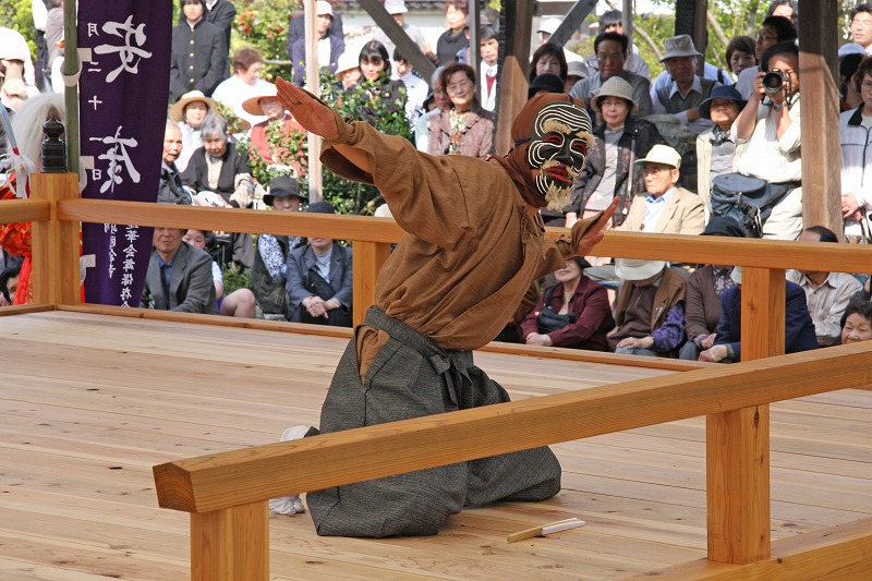 Renge-e Mask Dance at Oki Kokubun Temple (11)