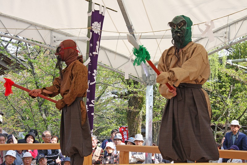 Renge-e Mask Dance at Oki Kokubun Temple (13)